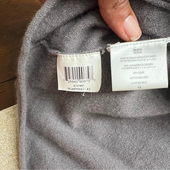 ❤️ BCBGMAXAZRIA cropped cashmere sweater. - Picture 8 of 8